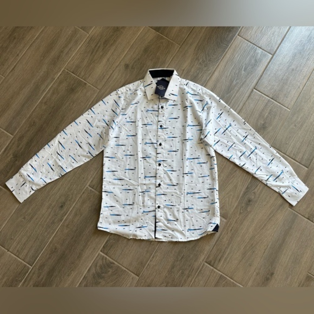 NWT Men’s patterned silver stone modern fit button down shirt